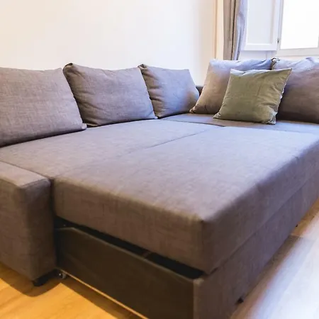 Guesthost - Spanish Steps Luxury Рим