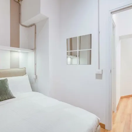 Guesthost - Spanish Steps Luxury